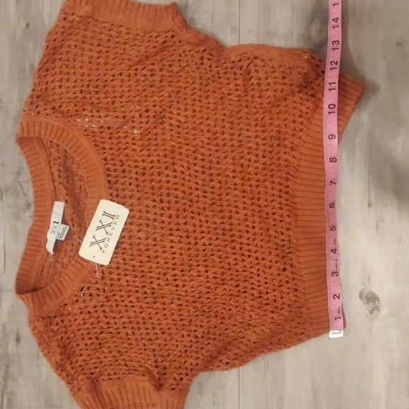 NWT Forever 21 Crochet Mesh Crop - Picture 5 of 7